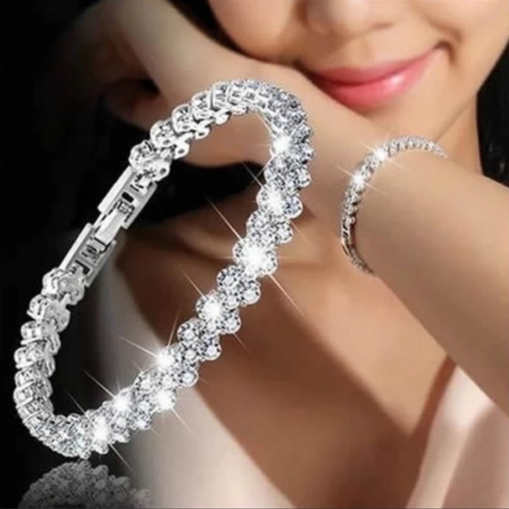 Shiny Silver Bracelet Simulator Diamond Hearts
